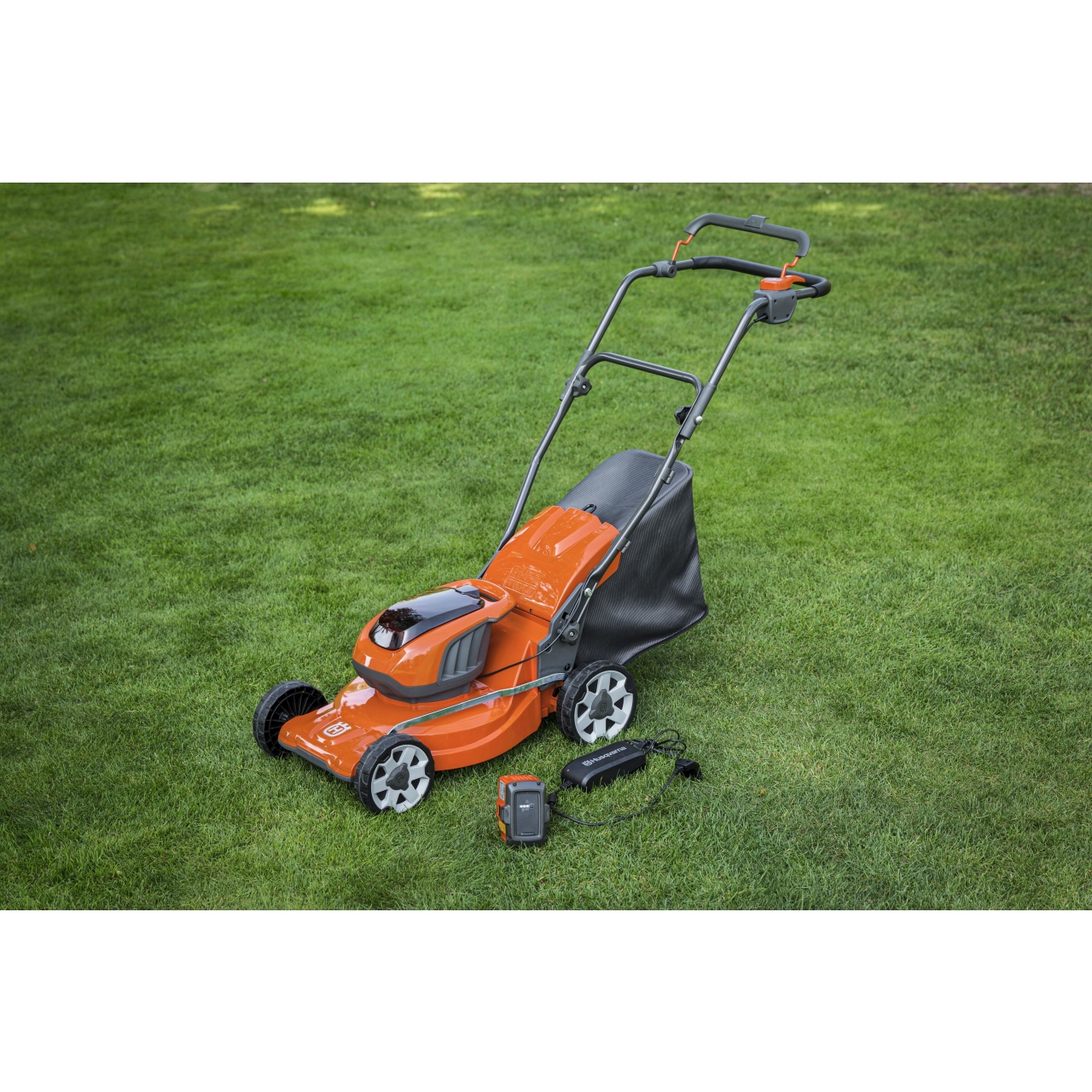 Akku-Rasenmäher LC 137i Set - inkl. Akku Bli20 und Ladegerät QC80
